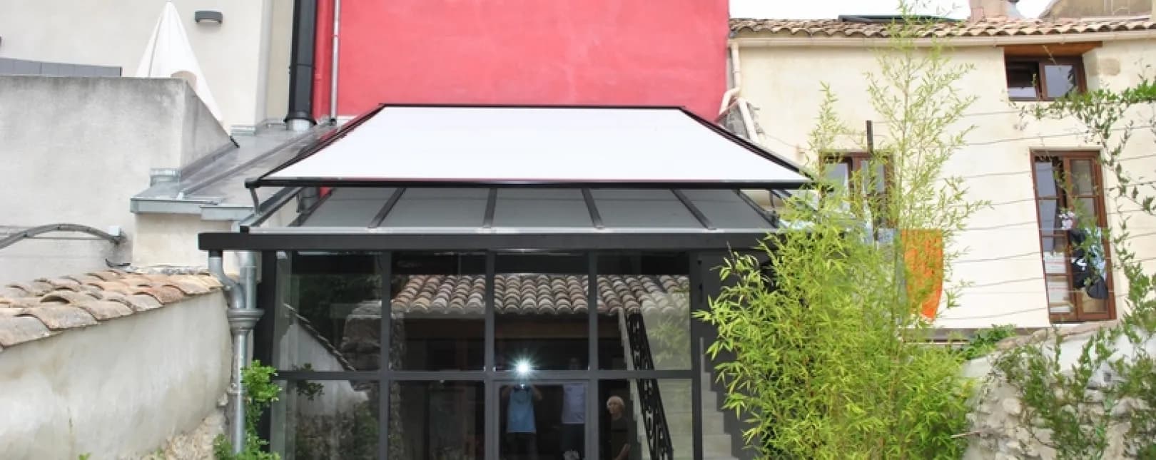 Uzès - 30700 - Installation d'un store de véranda extérieur motorisé Somfy