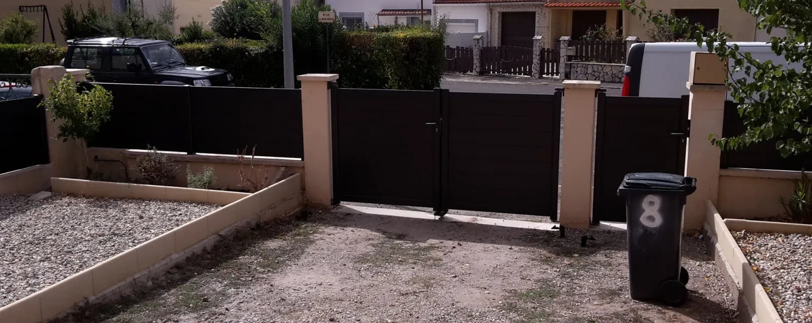 Pose d'un portail et portillon aluminium Fidji à Alès