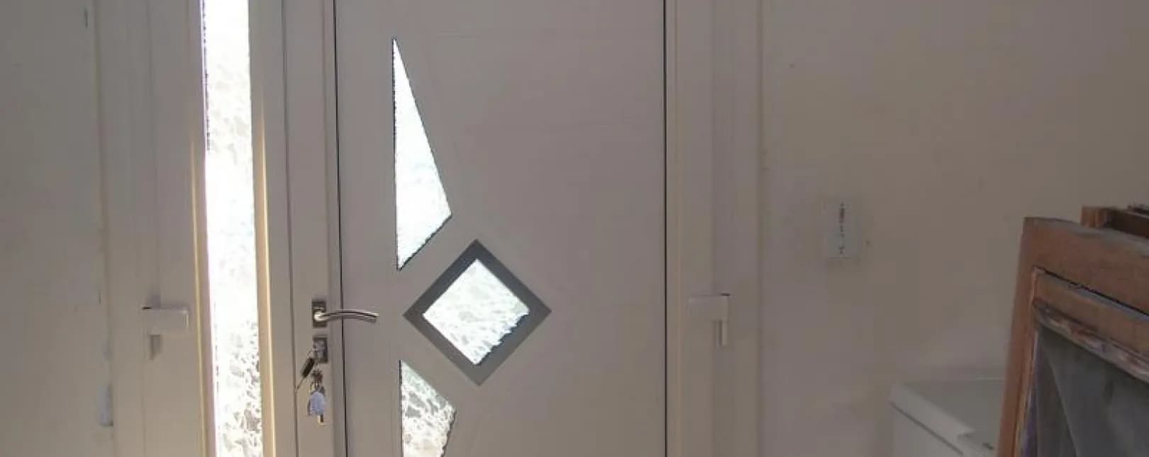 Saint-Cézaire-de-Gauzignan - 30360 - Pose d'une porte d'entrée aluminium sur mesure