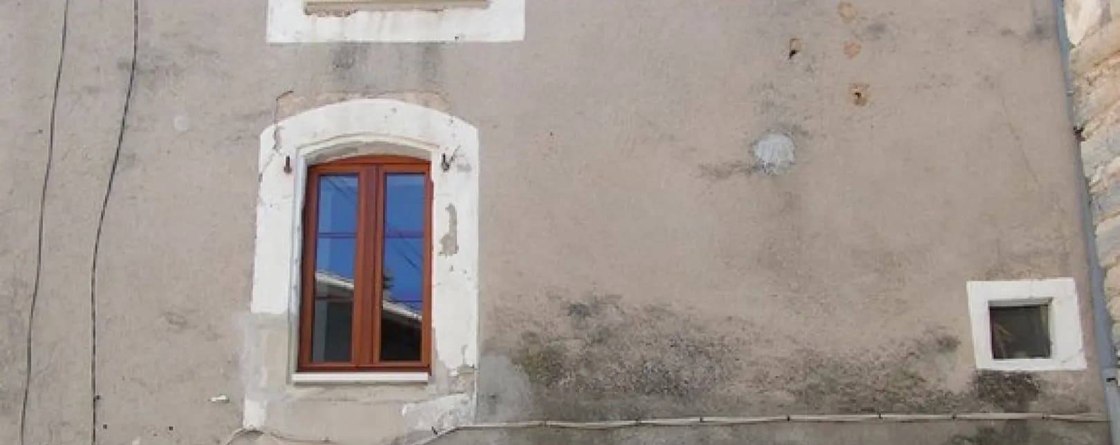 Pose de fenêtres bois double vitrage sur mesure à Lézan
