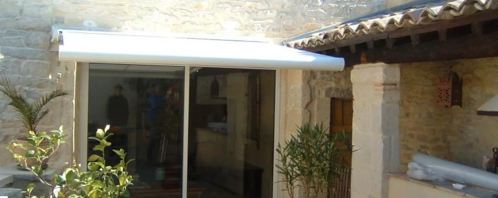 Bagard - 30140 - Installation d'un store B25 BRUSTOR motorisé SOMFY