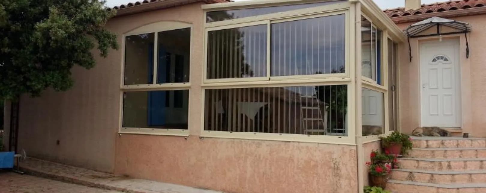 Uzès - 30700 - Pose d'une véranda Alu sur mesure