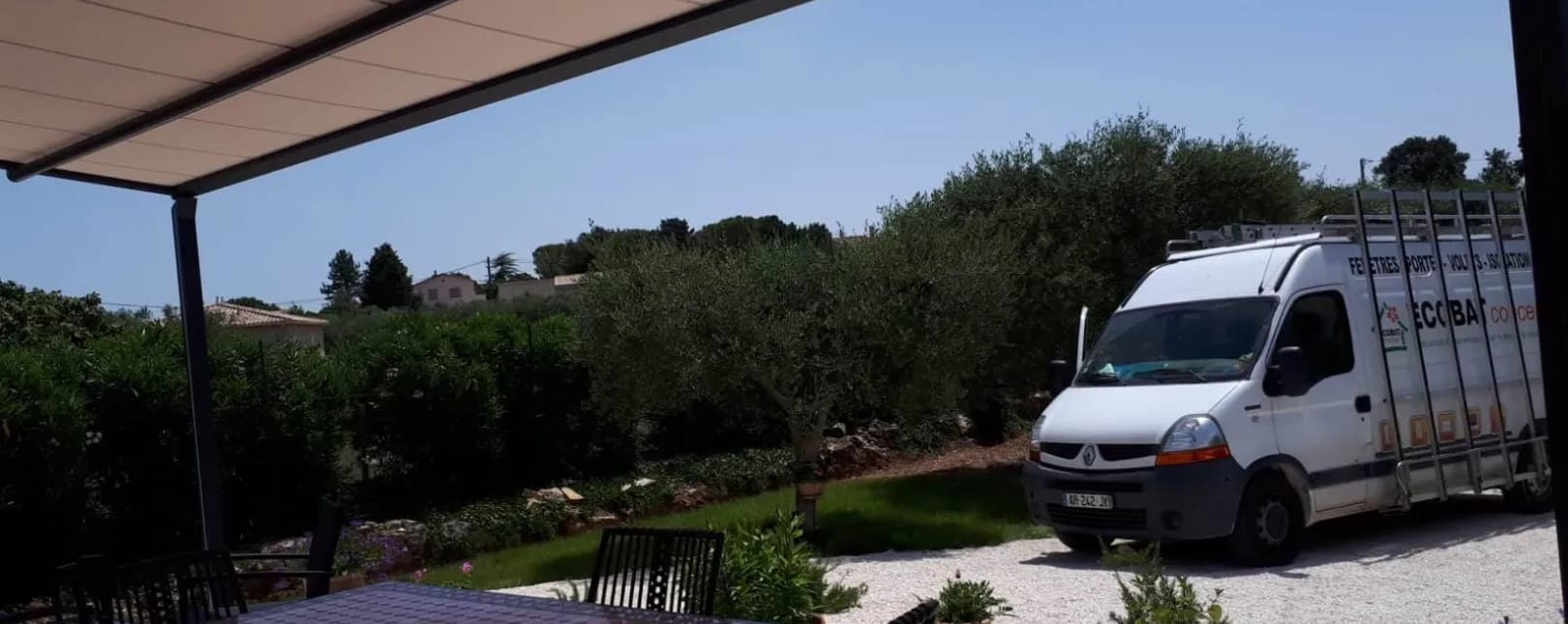 Pose d'un store pour pergola B128 BRUSTOR à Castelnau-Valence