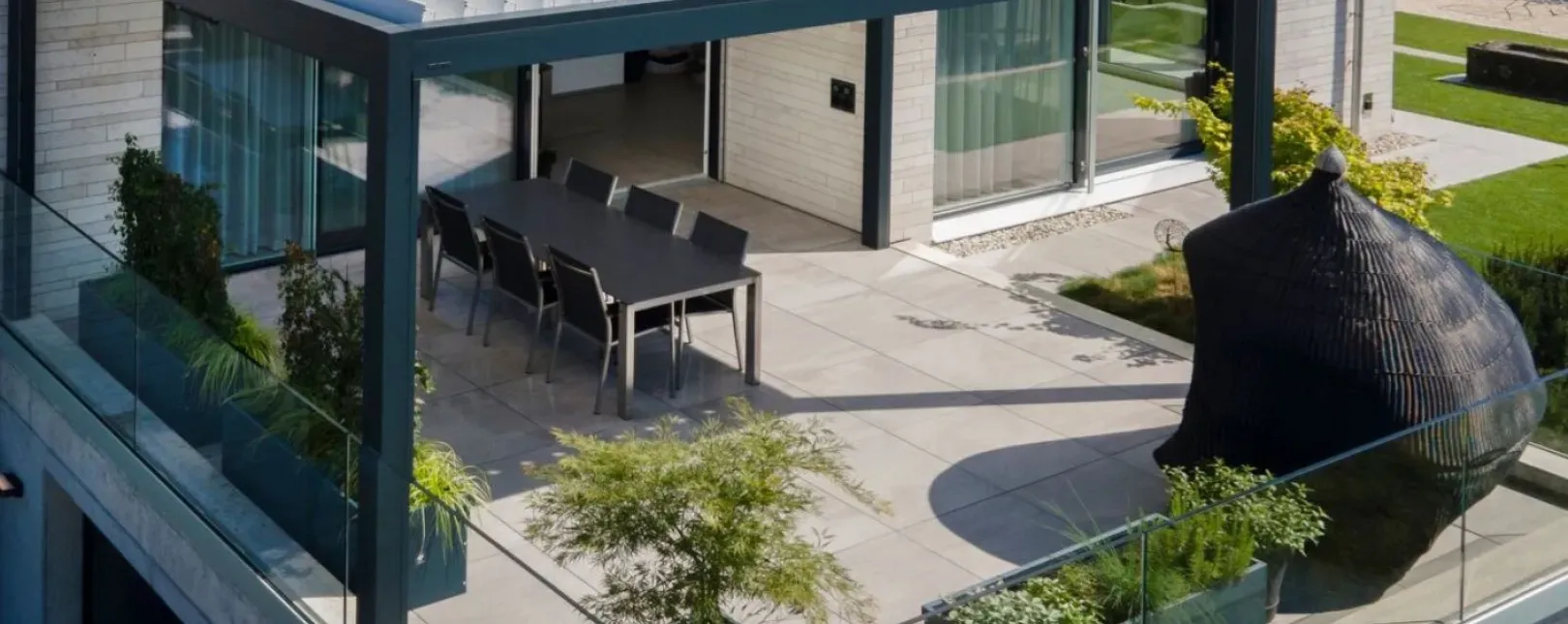 Combien coûte une pergola bioclimatique dans le Gard en 2026 ?
