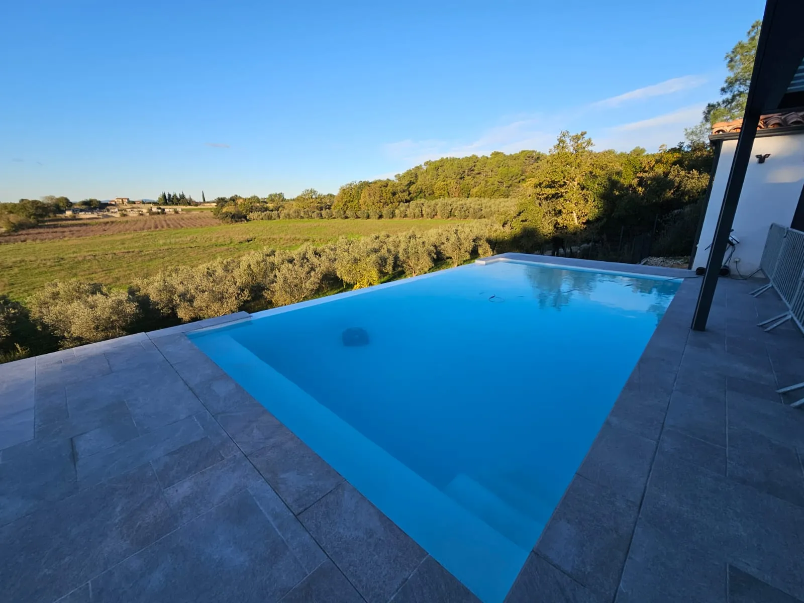 Découvrez un garde-corps moderne et sécurisé à Domessargues ! - Photo 12