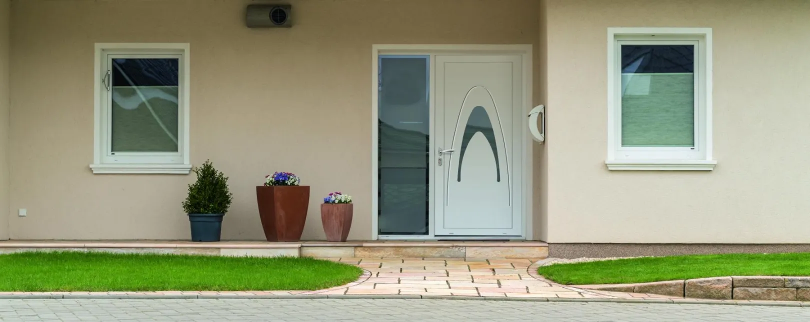 Comment choisir sa porte d'entrée en PVC dans le Gard ?