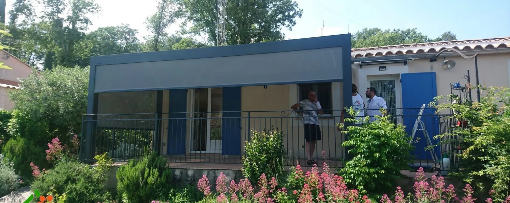 Mise en place d'une pergola 4 poteaux 1 screen et d'une marquise à Brignon