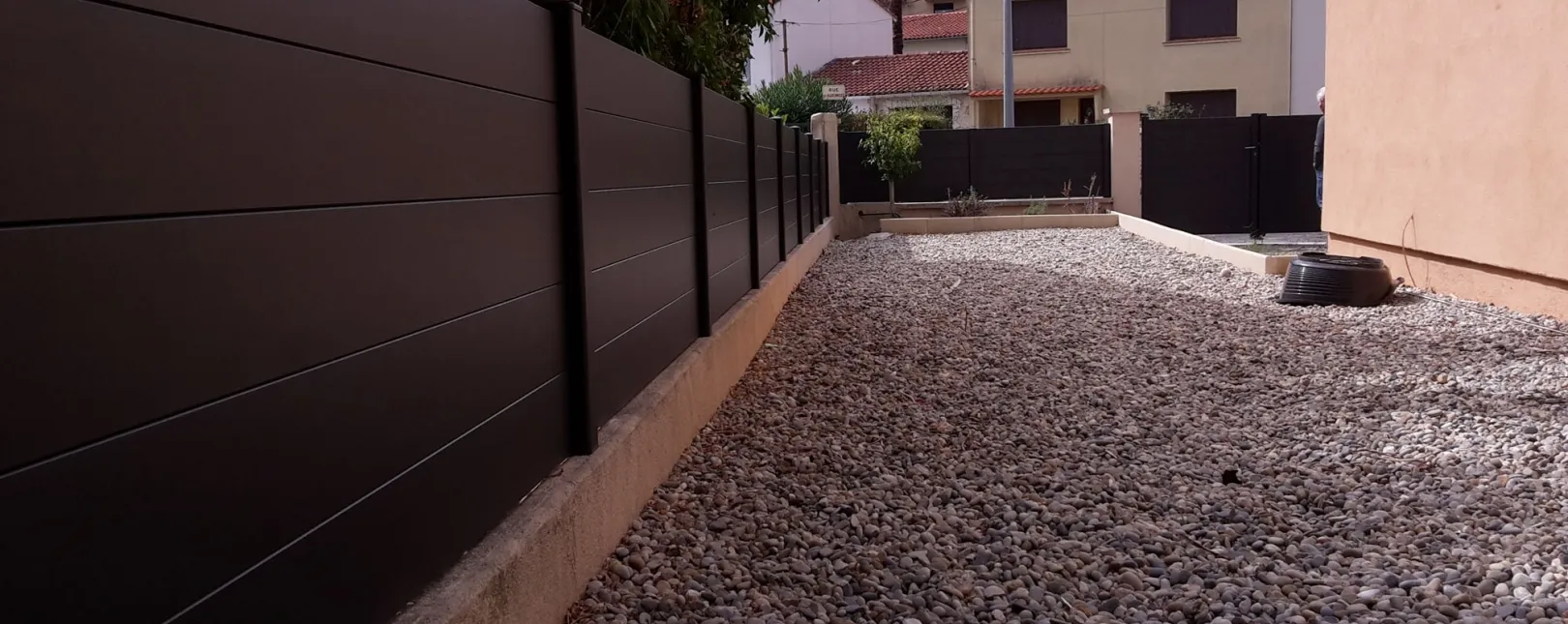 Pose d'une clôture aluminium à Alès