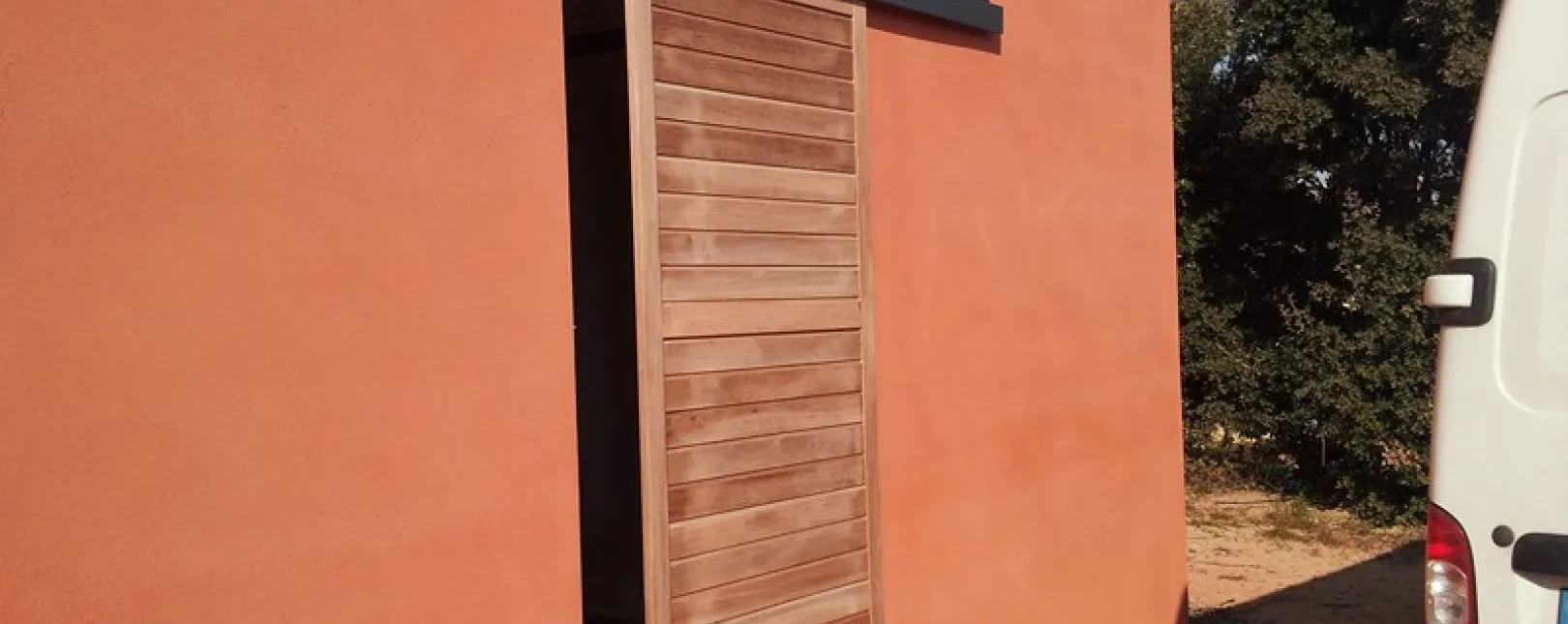 Saint-Hilaire-de-Brethmas - 30560 - Pose de volets coulissants bois sur mesure