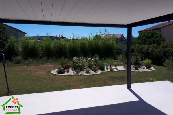 Pose d'une pergola bioclimatique 4 poteaux à Saint-Christol-les-Alès - Photo 2