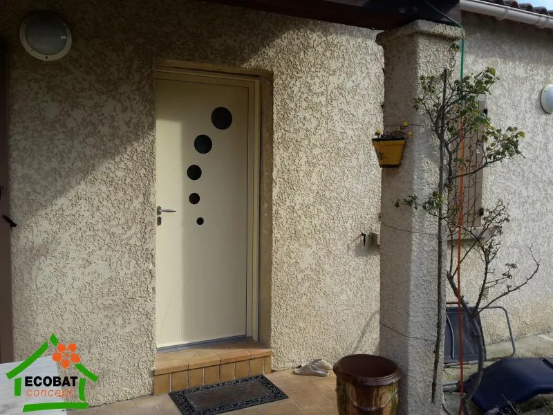 Cruviers-Lascours - 30360 - Pose d'une porte d'entrée sur mesure Aluminium - Photo 2