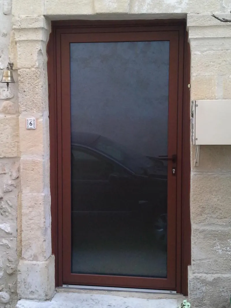 Moussac - 30190 - Pose de portes d'entrée Aluminium sur mesure - Photo 4
