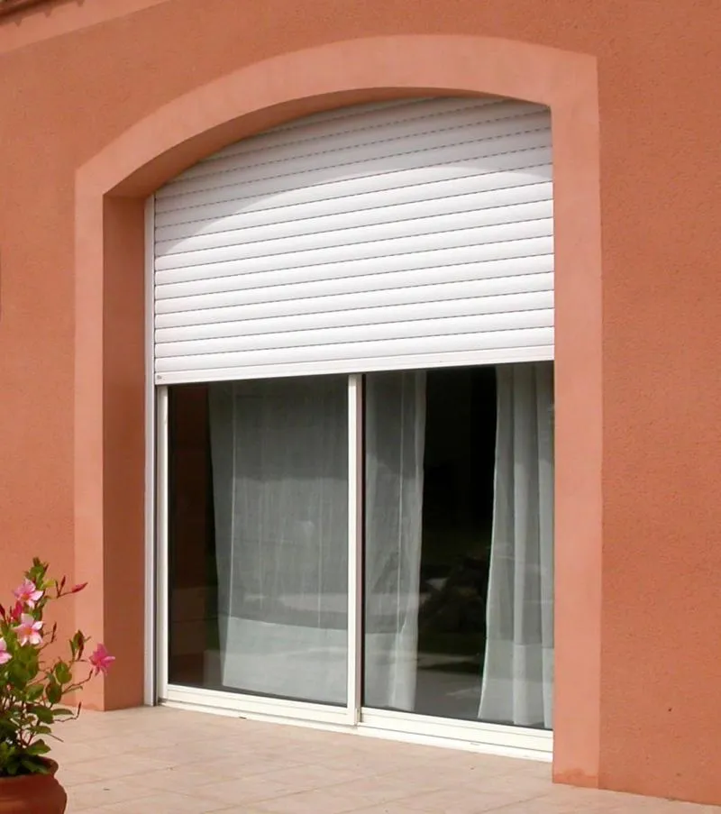 Monteils - 30360 - Installation de volets roulants sur mesure électriques SOMFY Radio - Photo 2