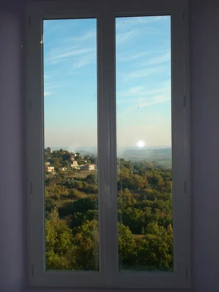 Divers chantiers - Pose de menuiseries PVC ALU sur mesure en rénovation - Photo 2