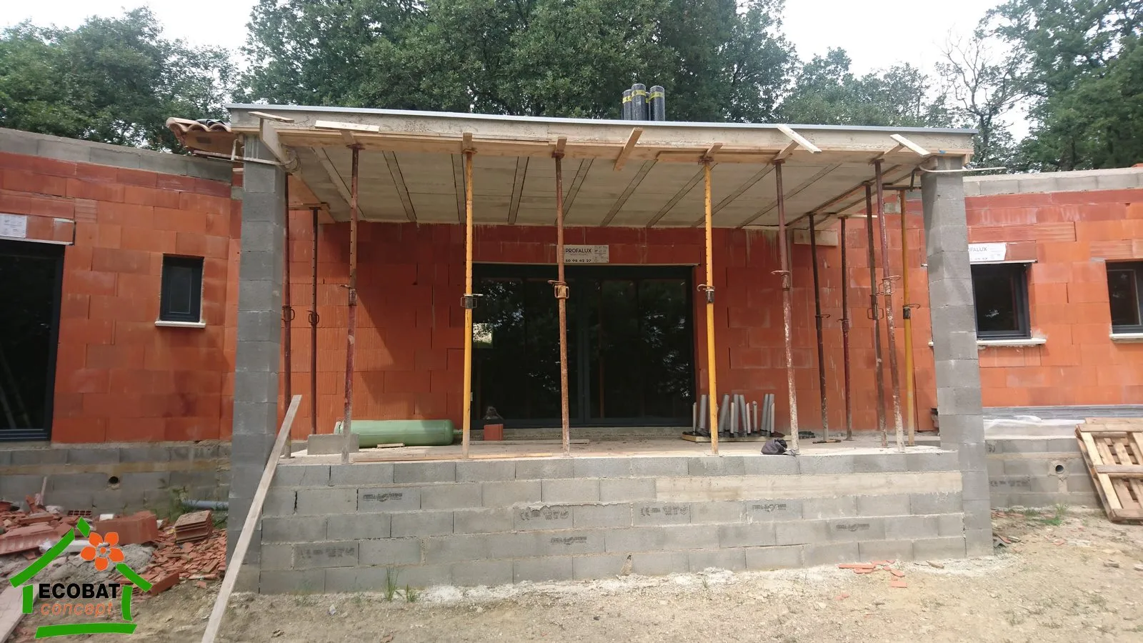 Pose de fenêtres aluminium, PVC et porte de garage à Saint-Geniès - Photo 2