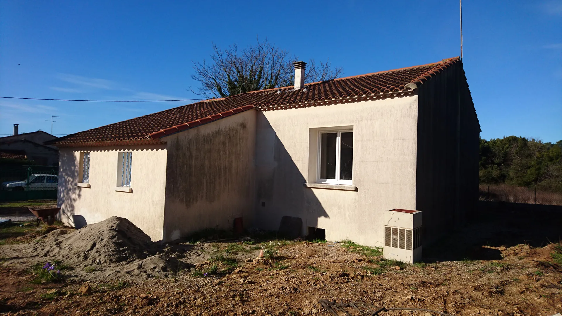 Aigues-Vives - 30670 - Pose de menuiseries PVC sur mesure en rénovation - Photo 10