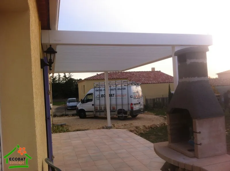 Pose d'une pergola bioclimatique à Auzon (30500) - Photo 2