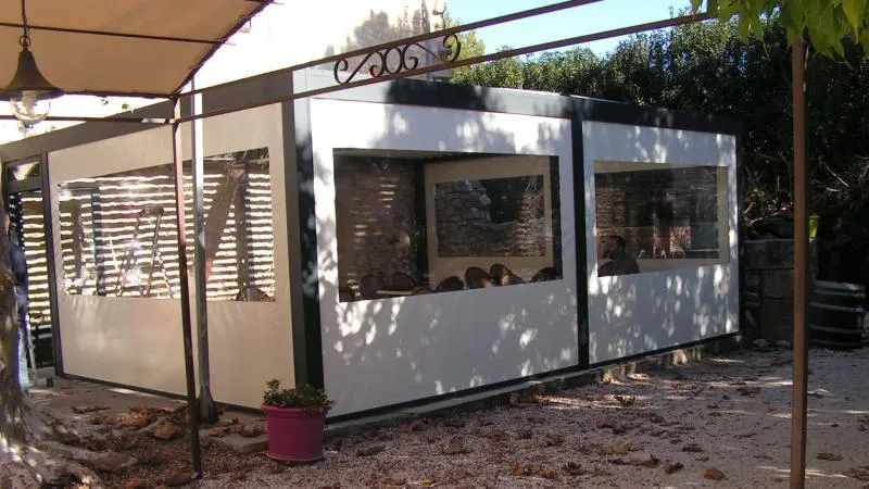 Équipement du bar-restaurant Le Saint Maurice d'une pergola bioclimatique B200 XL professionnelle - Photo 9