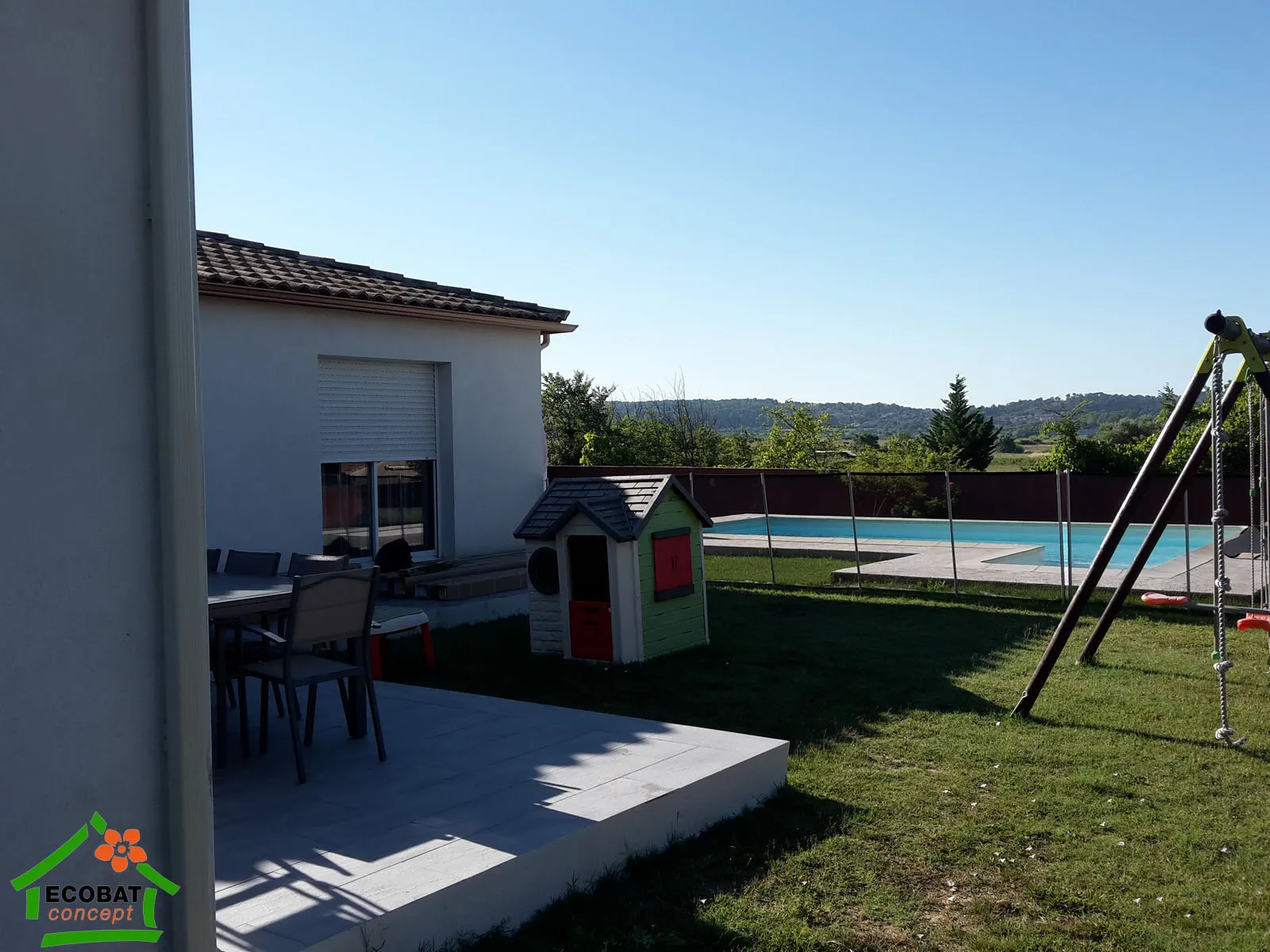 Pose d'une pergola bioclimatique BRUSTOR B200 en fixation murale à Clarensac - Photo 2