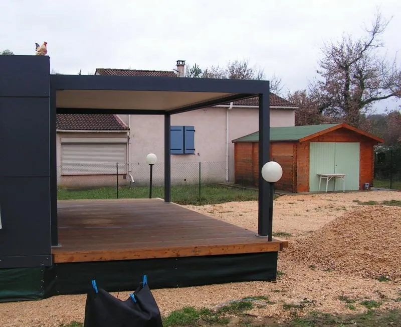 Pose d'une pergola bioclimatique à Deaux (30360) - Photo 4