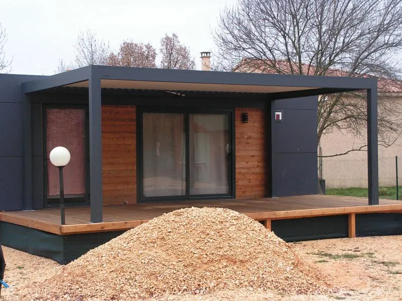 Pose d'une pergola bioclimatique à Deaux (30360) - Photo 6