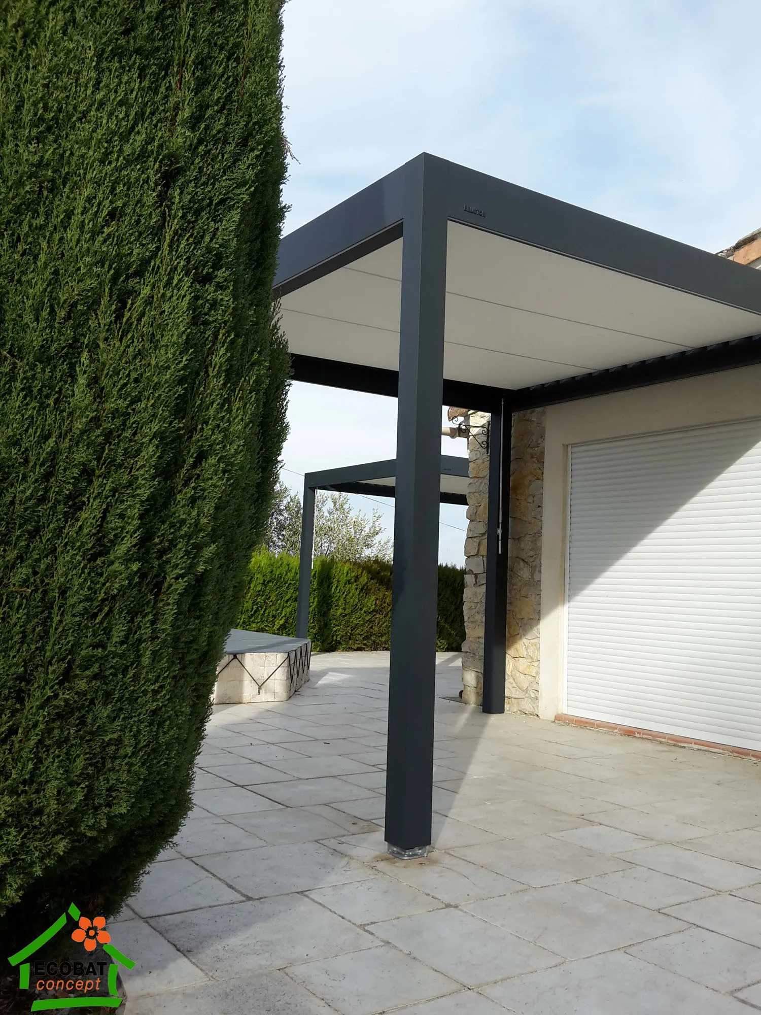 Pose d'une pergola bioclimatique manuelle BRUSTOR B150 à Dions - Photo 5