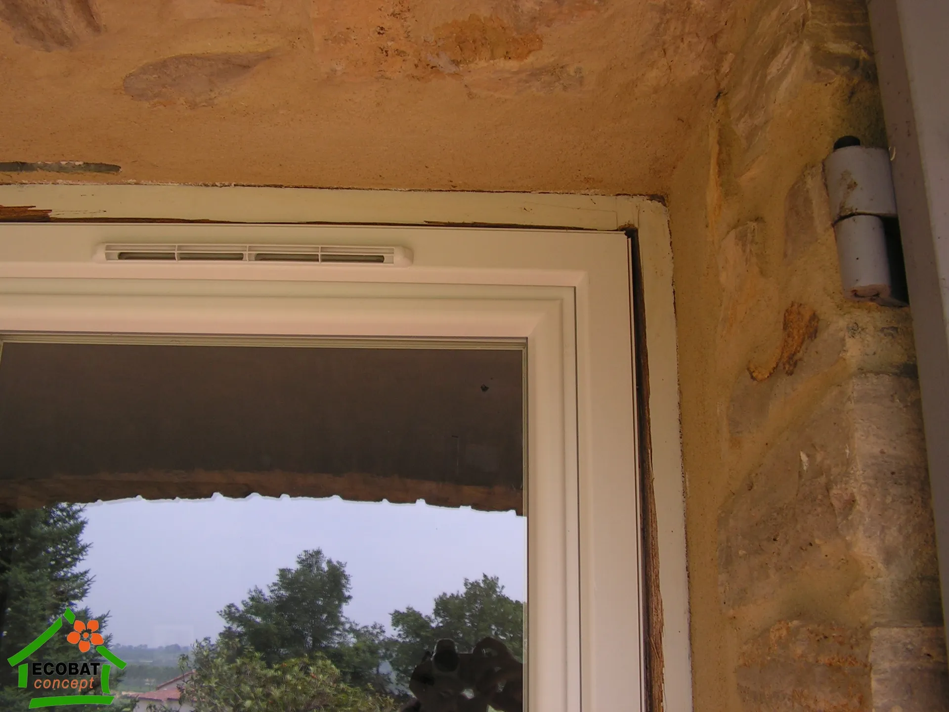 Pose de menuiseries PVC en rénovation sur mesure à Euzet - Photo 6