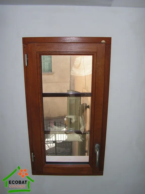 Pose de fenêtres bois double vitrage sur mesure à Lézan - Photo 8