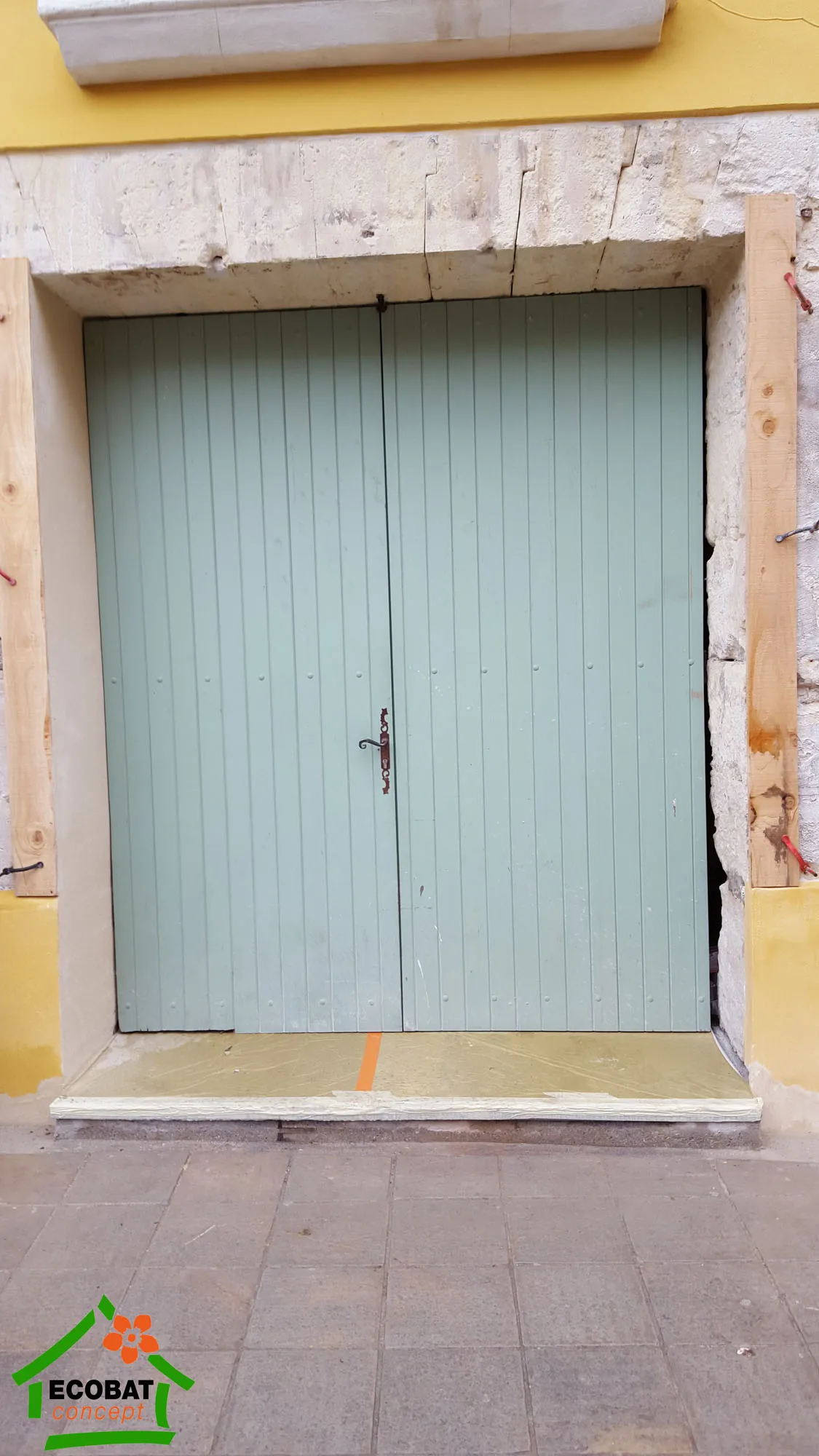 Lunel - 34400 - Pose de menuiseries Bois sur mesure en rénovation - Photo 2