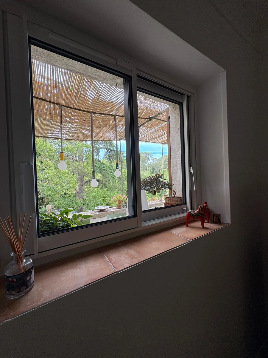 Nîmes - Fenêtres aluminium bicolores et menuiserie cintrée sur mesure - Photo 8