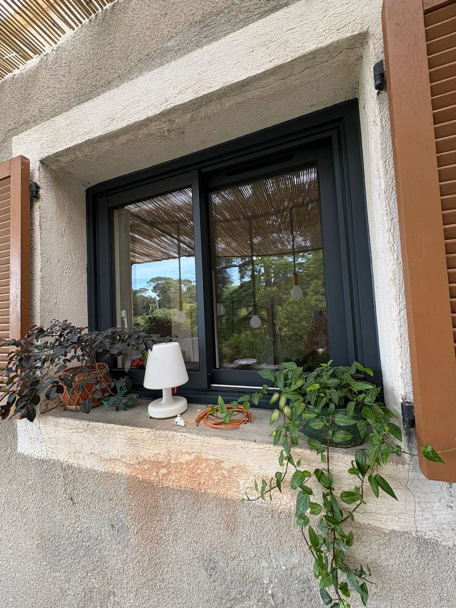 Nîmes - Fenêtres aluminium bicolores et menuiserie cintrée sur mesure - Photo 10
