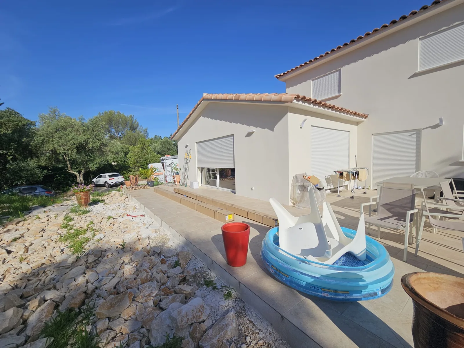NÎMES - Installation d'une pergola bioclimatique Brustor avec screen intégré - Photo 12