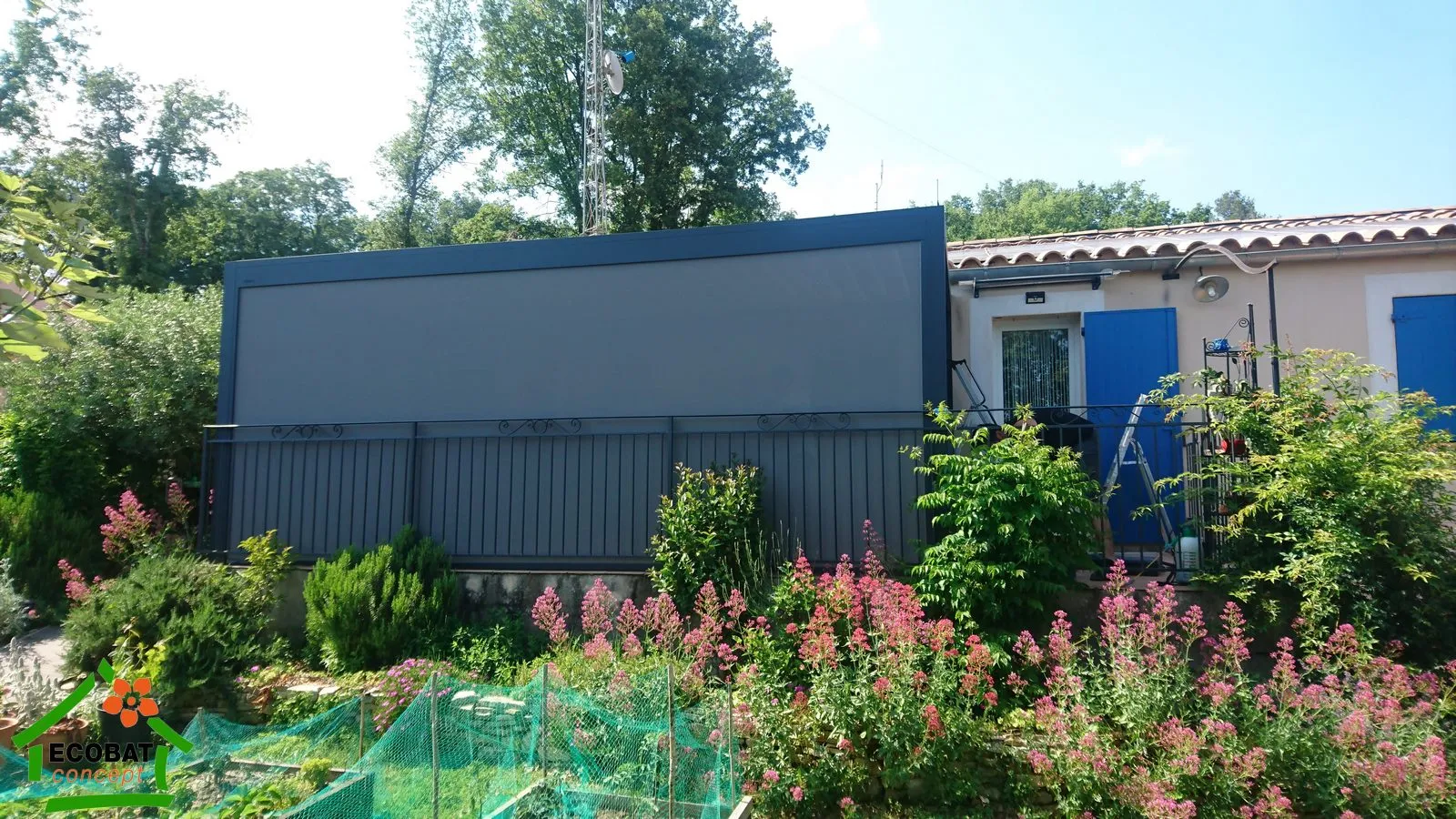 Mise en place d'une pergola 4 poteaux 1 screen et d'une marquise à Brignon - Photo 3