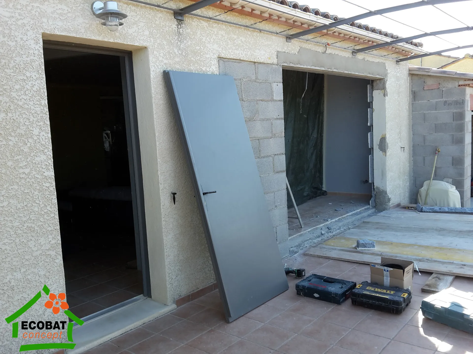Saint-Chaptes - PORTE ENTREE et COULISSANT ALU - Photo 2