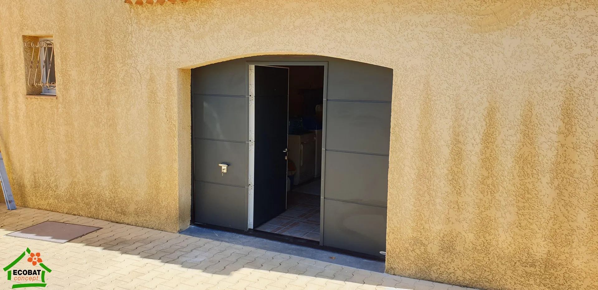Pose d'une porte de garage sectionnelle à Domessargues - Photo 2