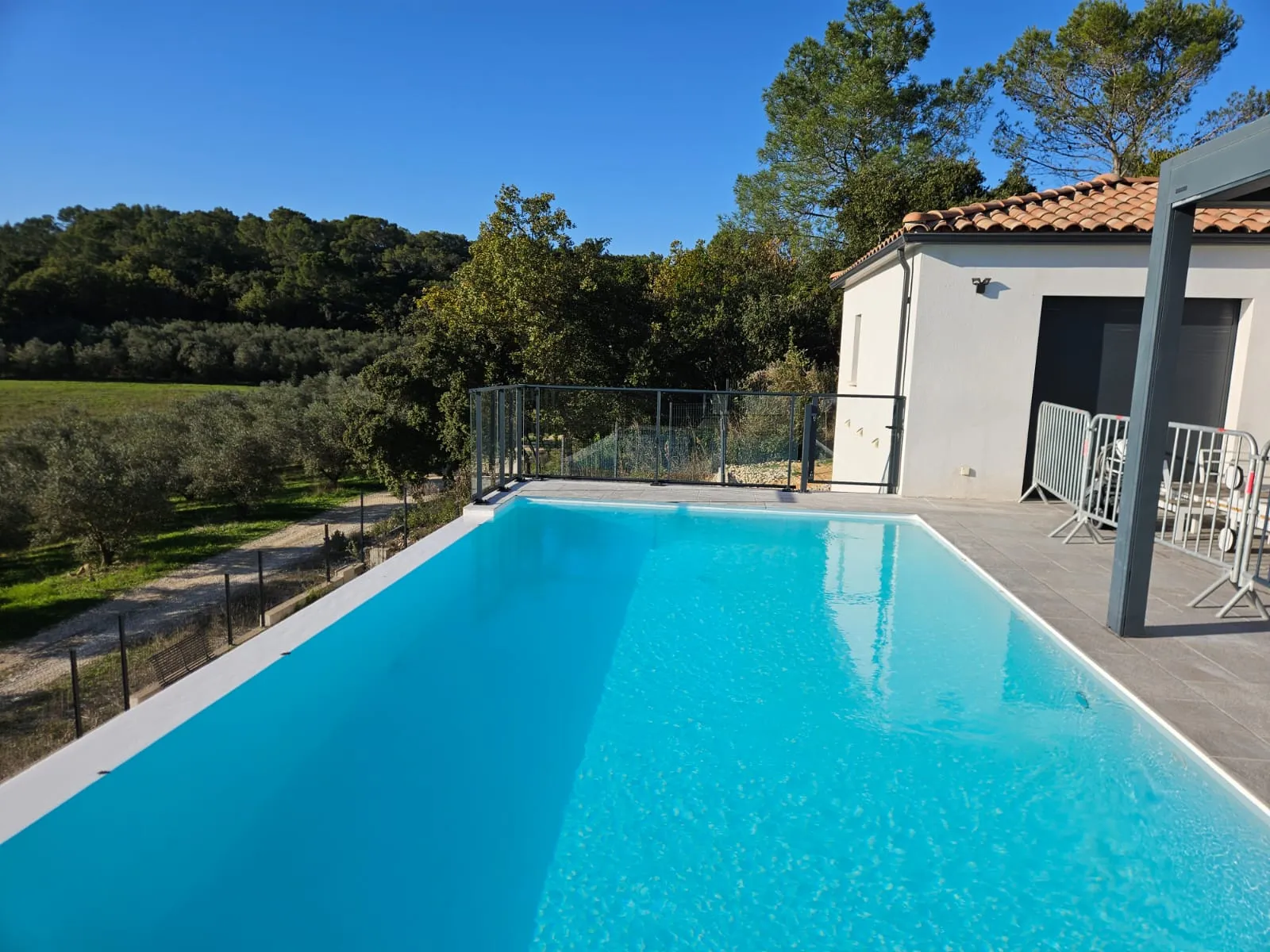 Découvrez un garde-corps moderne et sécurisé à Domessargues ! - Photo 11